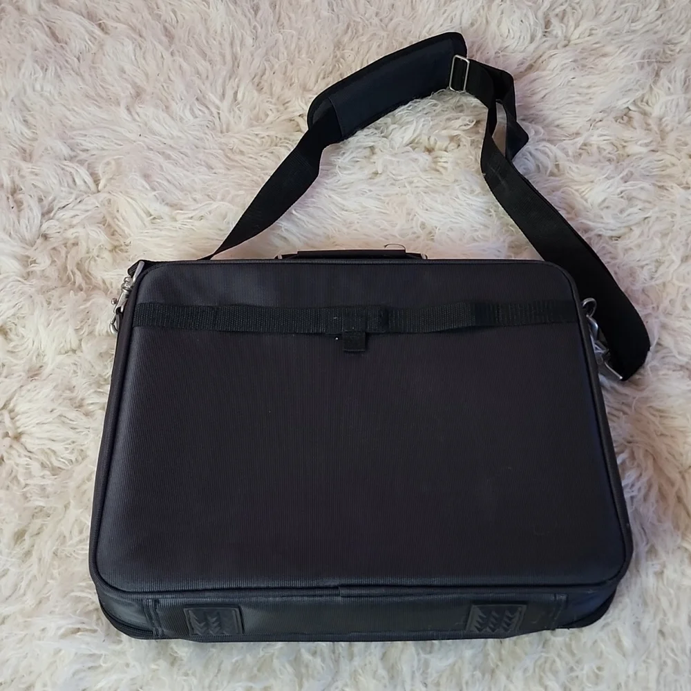 Targus Notepac Messenger Bag Clamshell Laptop Organizer + FREE Solo Checkfast